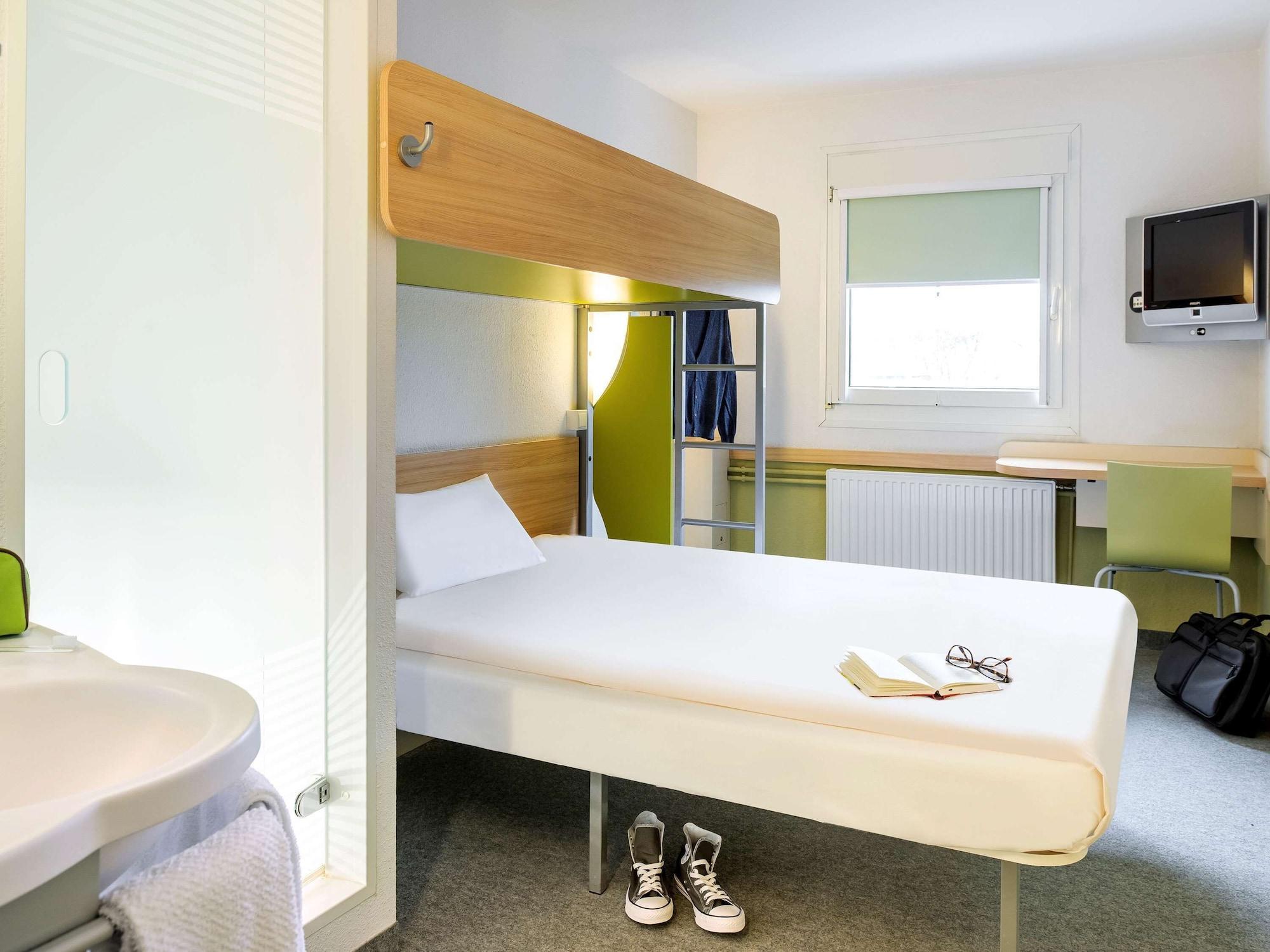 Ibis Budget Montauban Les Chaumes Exterior photo