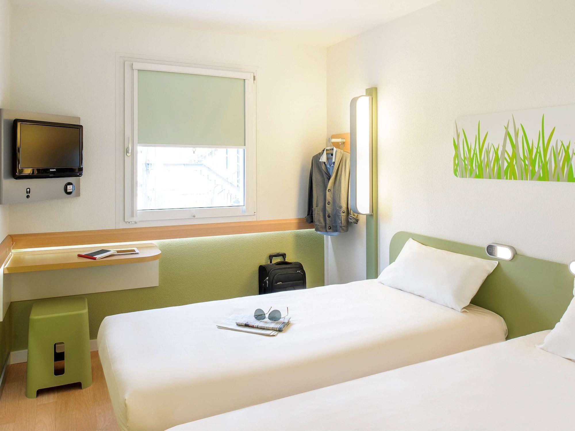 Ibis Budget Montauban Les Chaumes Exterior photo