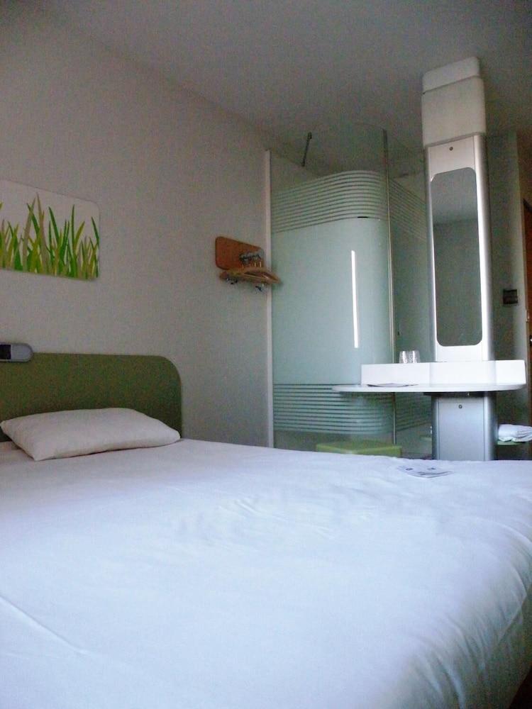Ibis Budget Montauban Les Chaumes Exterior photo