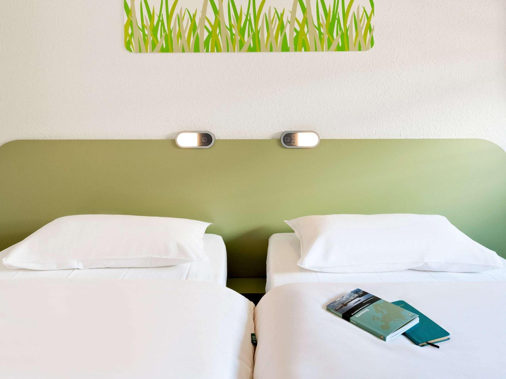 Ibis Budget Montauban Les Chaumes Exterior photo