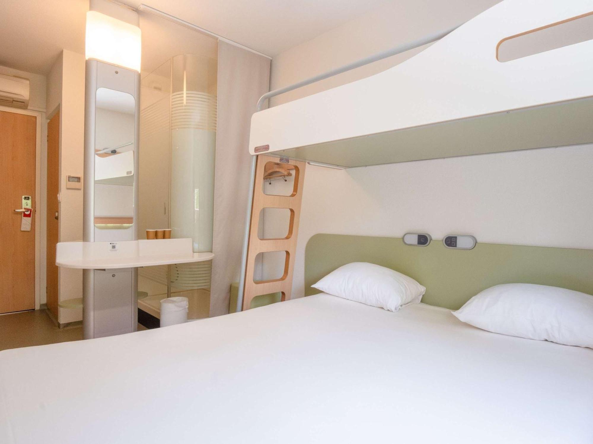 Ibis Budget Montauban Les Chaumes Exterior photo