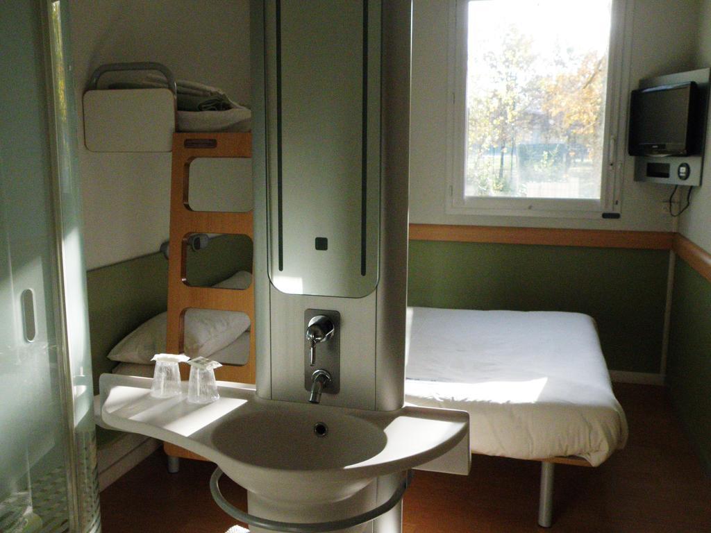 Ibis Budget Montauban Les Chaumes Exterior photo
