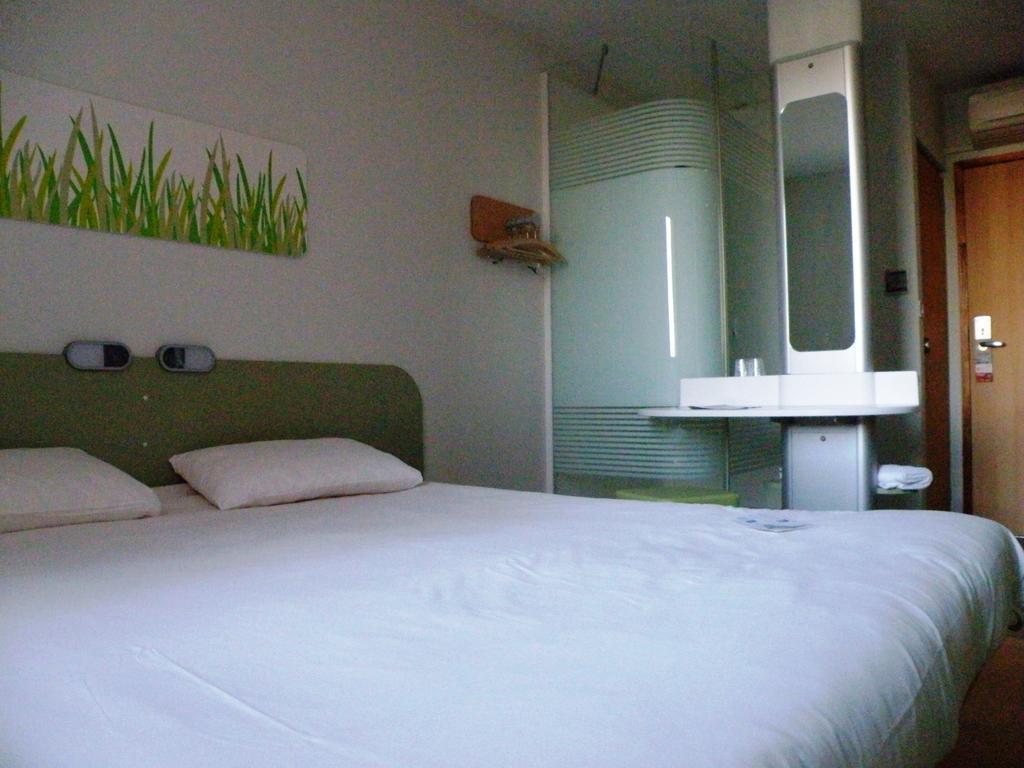 Ibis Budget Montauban Les Chaumes Room photo