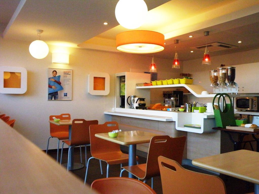 Ibis Budget Montauban Les Chaumes Exterior photo